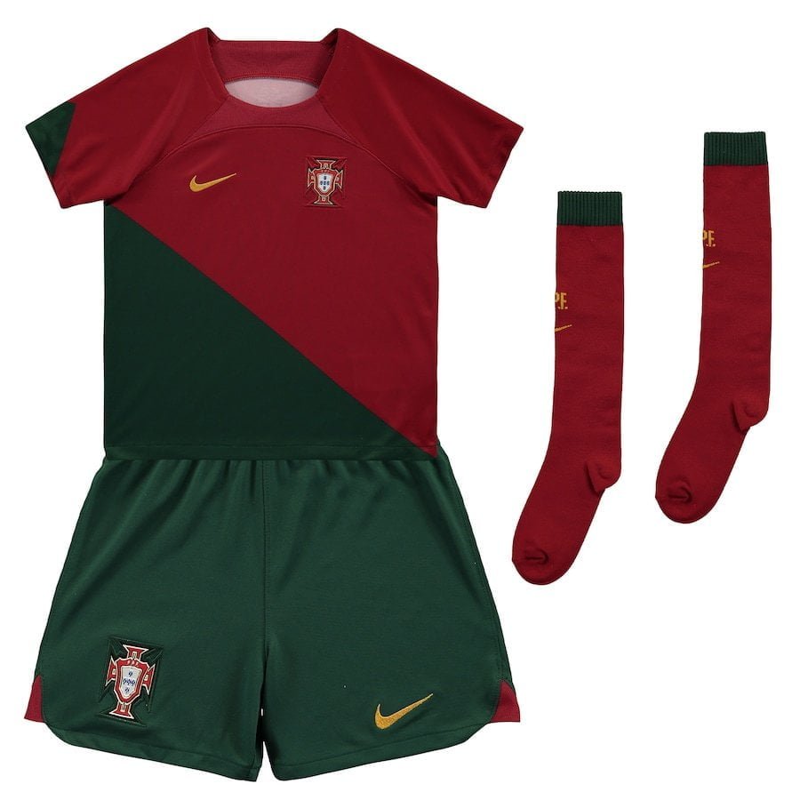 portugal-home-stadium-kit-2022-little-kids_ss4_p-13304617u-b6rk7ru67z712x5b5eimv-15d34f0d632f47fcaab7af1d3796a8d9.jpg